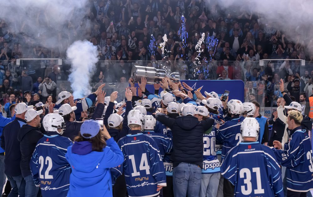 HK Nitra - Slovan Bratislava 4:3 pp v 7. zápase finále, Nitra získala tretí titul