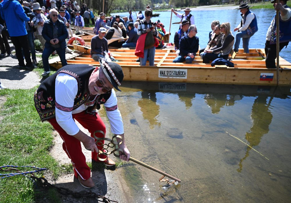 Na Dunajci v Červenom Kláštore spustili pltnícku sezónu
