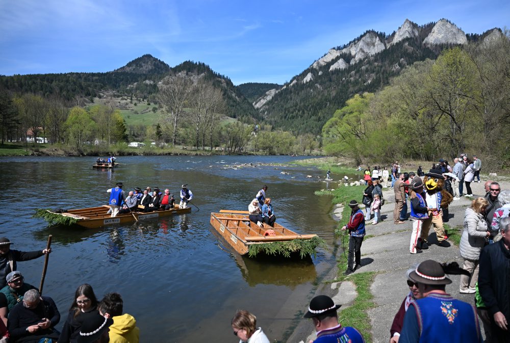 Na Dunajci v Červenom Kláštore spustili pltnícku sezónu