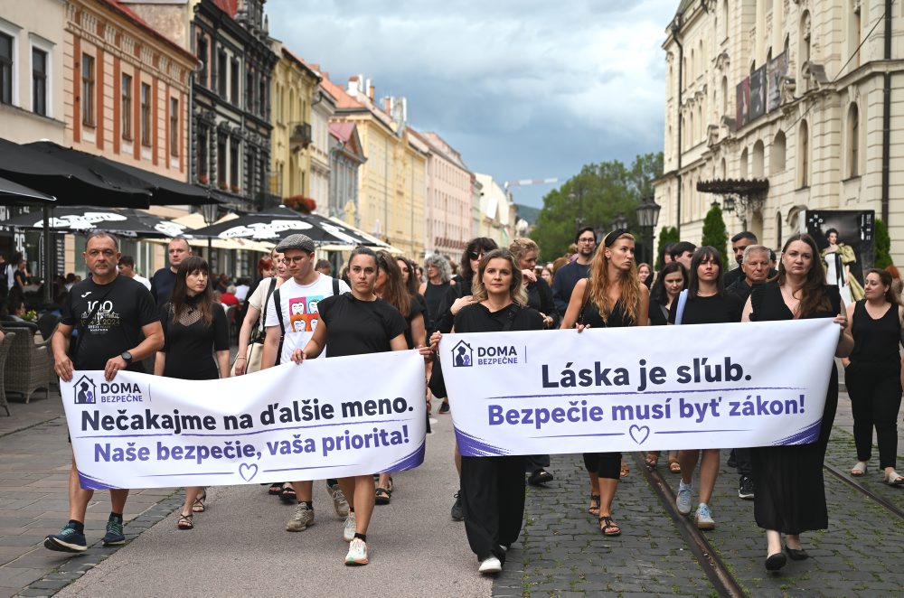 Komunita žien z Košíc zorganizovala pochod na podporu obetí domáceho násilia