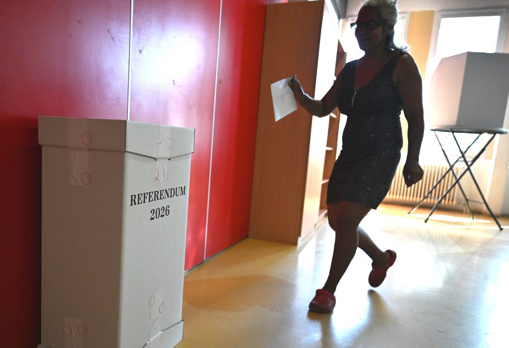 Referendum o zrušení doživotnej renty a obnove Úradu špeciálnej prokuratúry a Národnej kriminálnej agentúry na rómskom sídlisku Luník IX v Košiciach 