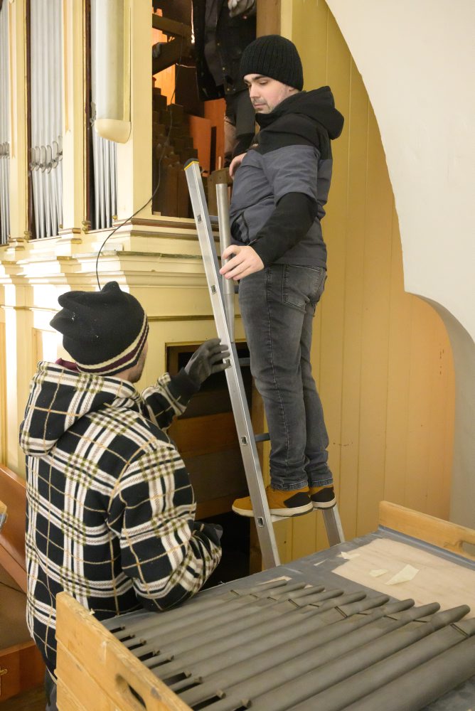 Cirkvi: Reštaurátori začali s obnovu storočného organa v Šali