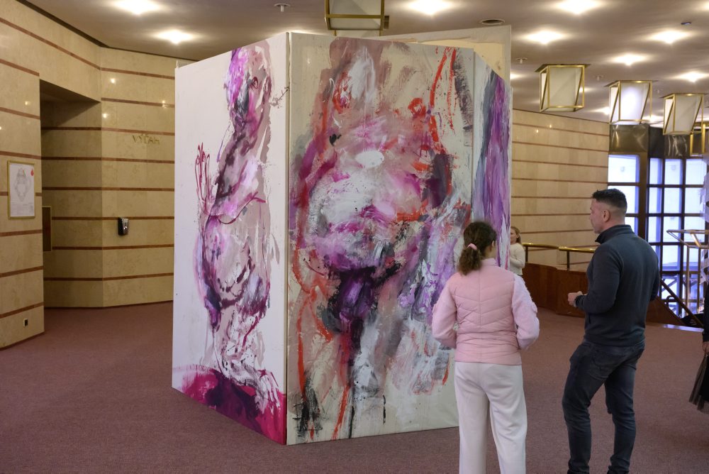 Výstava Mareka Ormandíka v Divadle Andreja Bagara v Nitre