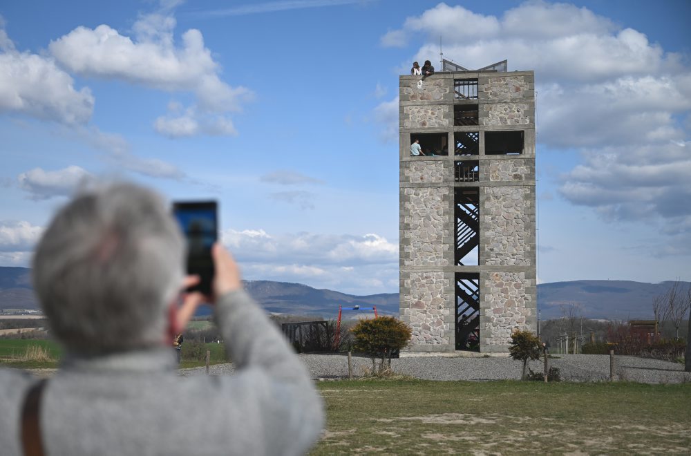 Kamenná rozhľadňa Čerešenka