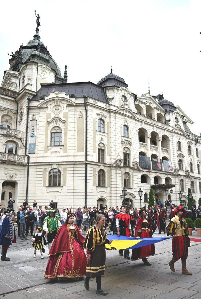 Sprievod rytierov spojený so vztyčovaním mestskej vlajky v rámci Dňa mesta Košice 
