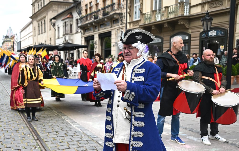 Sprievod rytierov spojený so vztyčovaním mestskej vlajky v rámci Dňa mesta Košice 