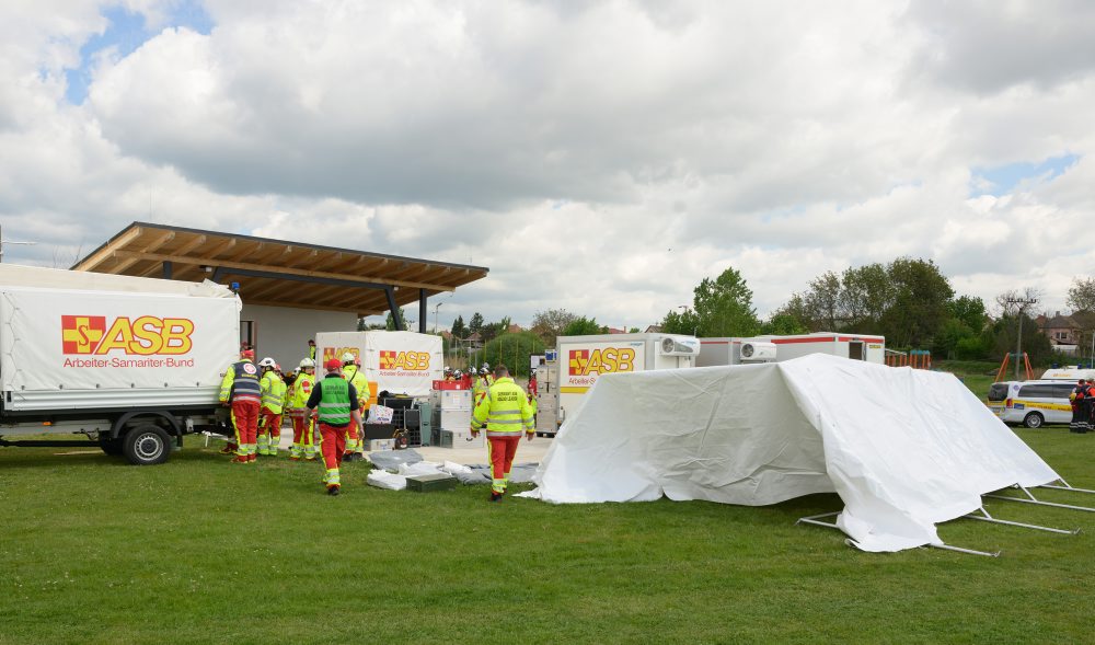 Samaritánske organizácie nacvičujú odstraňovanie následkov katastrofy v okrese Topoľčany