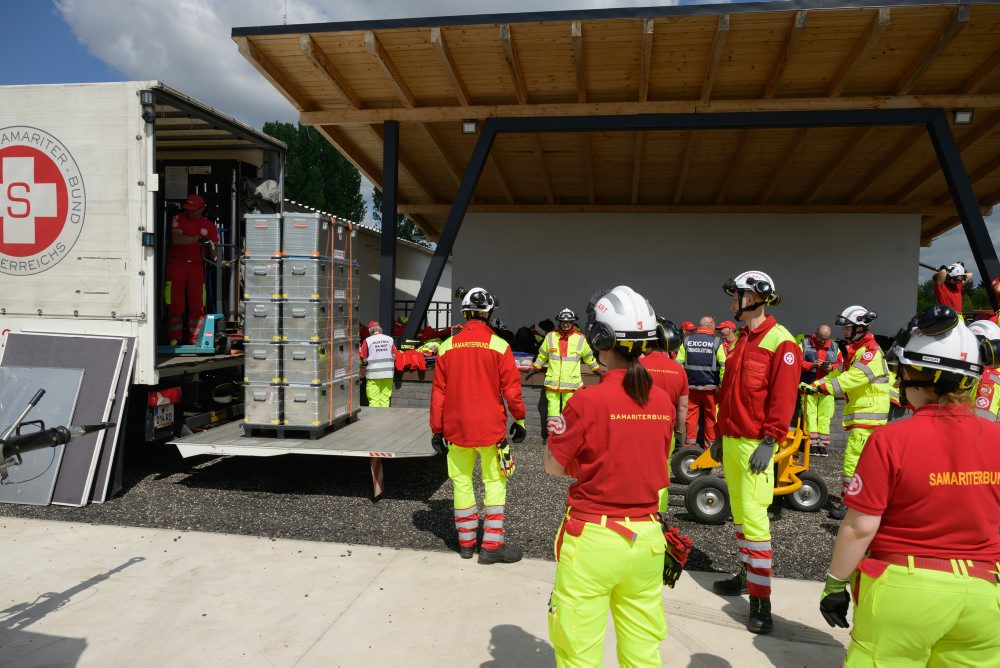 Samaritánske organizácie nacvičujú odstraňovanie následkov katastrofy v okrese Topoľčany