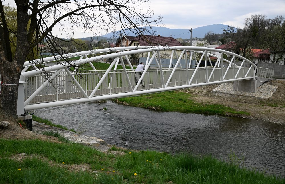 V Snine otvorili novú lávku do historického parku