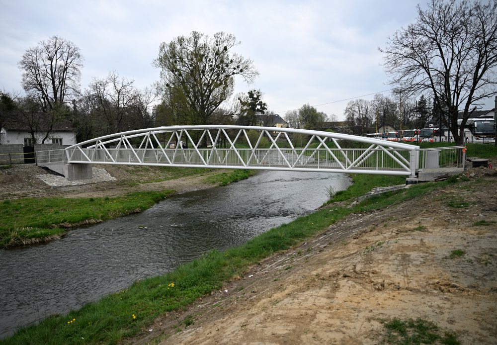 V Snine otvorili novú lávku do historického parku