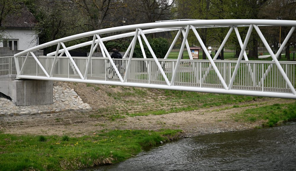 V Snine otvorili novú lávku do historického parku