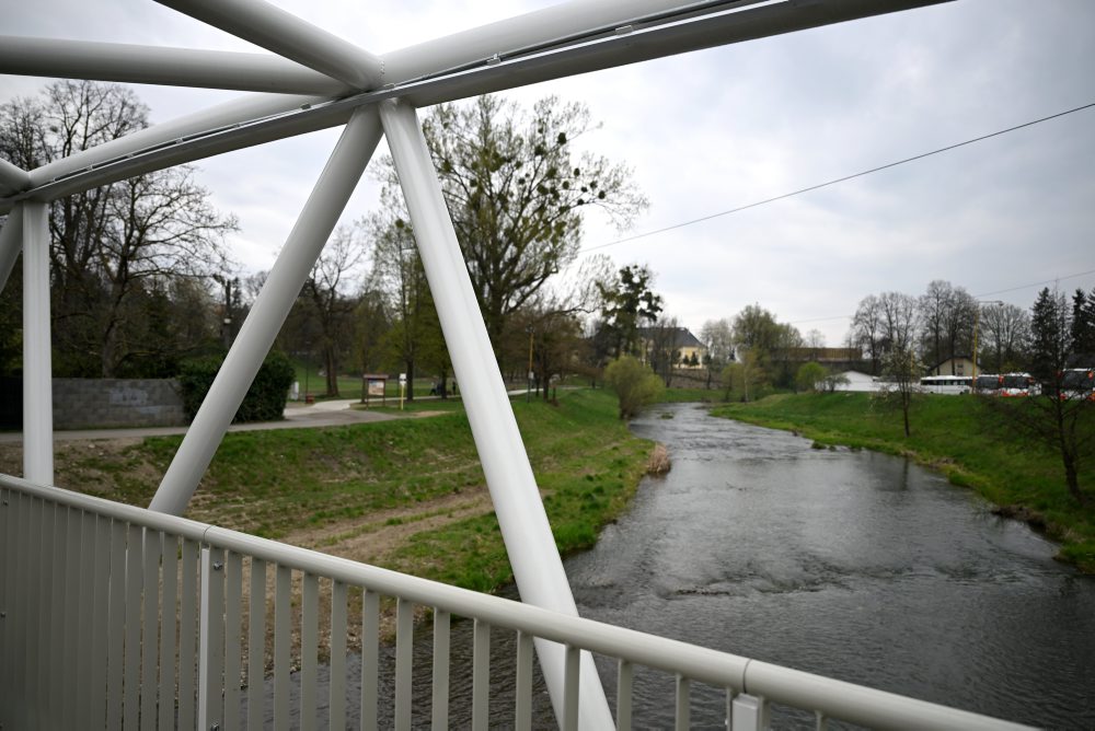 V Snine otvorili novú lávku do historického parku