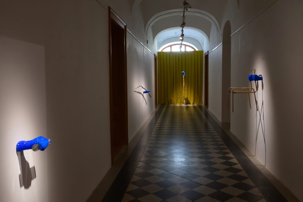 Výstava v Nitre spája svety dvoch umelcov a jednej umelkyne