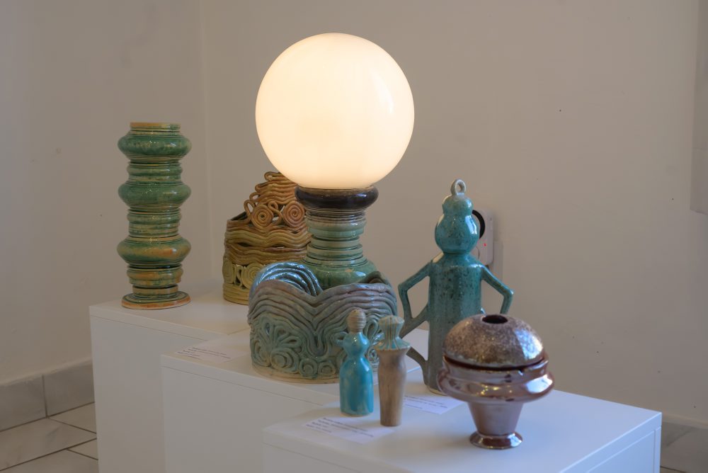 Študentská výstava Tvorivosťou k umeniu v mestskej galérii v Topoľčanoch