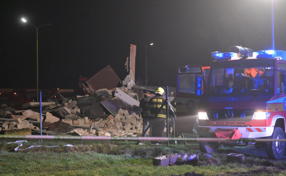 Pád strechy vo Veľkých Kapušanoch si vyžiadal troch mŕtvych