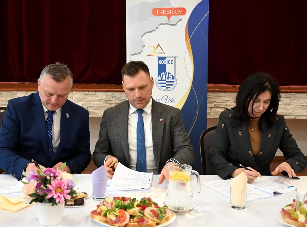 Podpis nenávratného finančného príspevku na vybudovanie kanalizácie a ČOV v obci Streda nad Bodrogom 