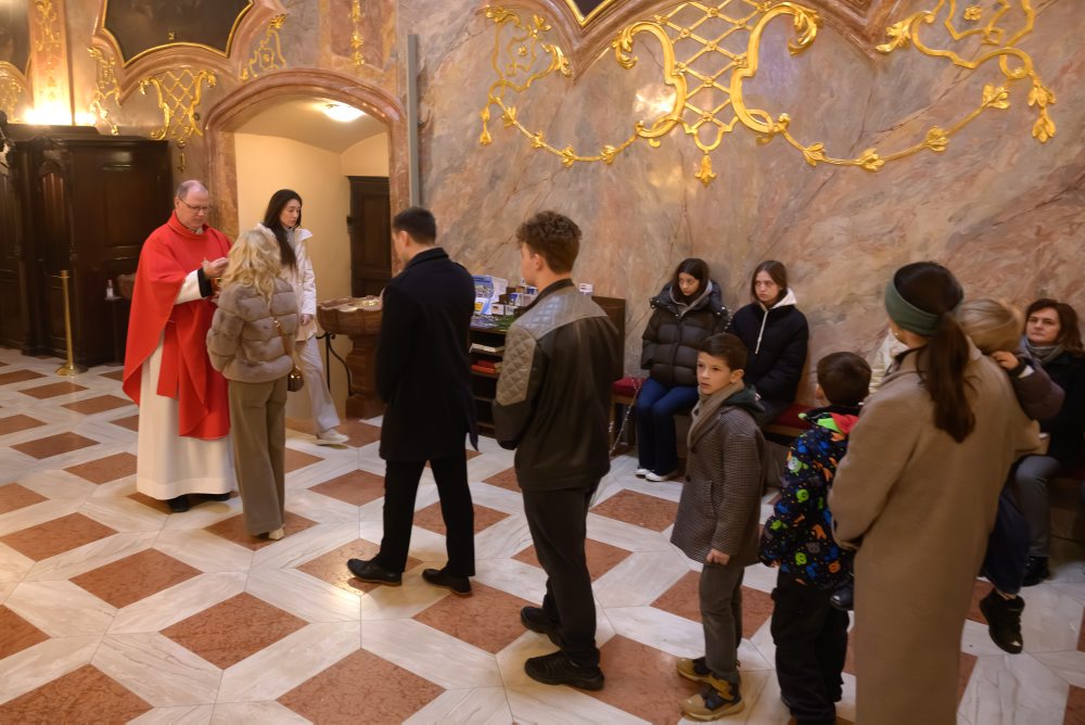 Svätá omša na Kvetnú nedeľu v Katedrále - Bazilike sv. Emeráma v Nitre sa začala požehnaním ratolestí a bahniatok 