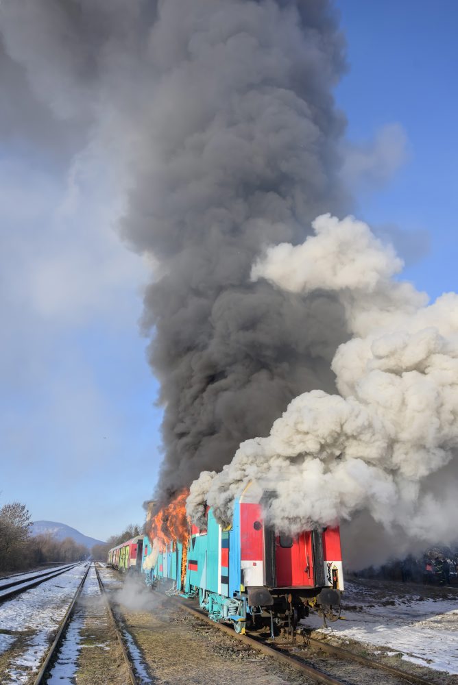 Taktické cvičenie záchranných zložiek pri zrážke vlakov na vlakovej stanici v obci Jelenec v okrese Nitra 