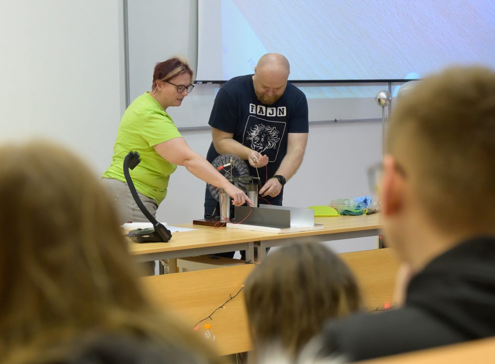 Vedecká vianočná šou Fyzika všetkými zmyslami