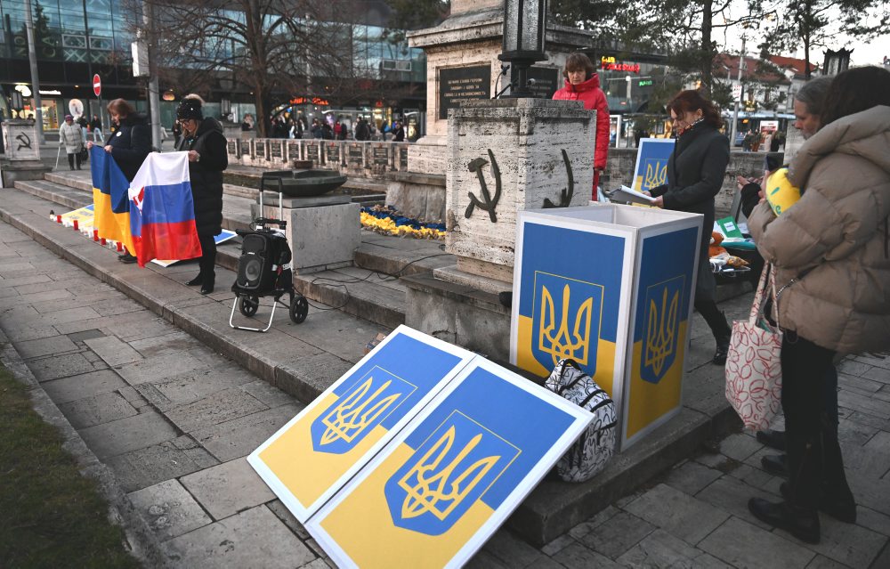 Pochod solidarity pri príležitosti 4. výročia vojny na Ukrajine v Bratislave