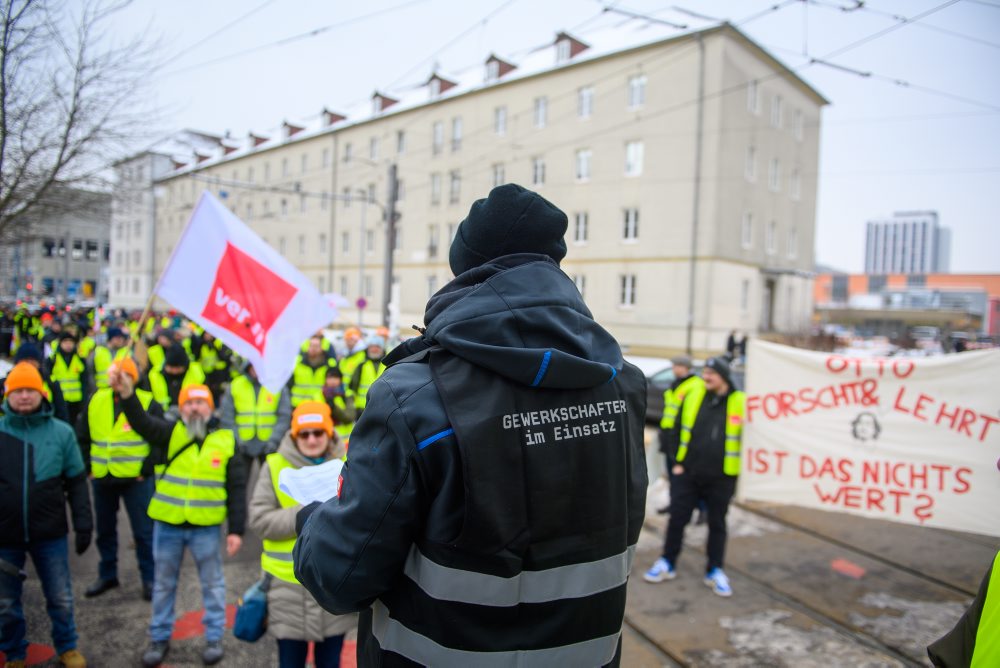 Nemecko: Výstražný štrajk dopravcov paralyzoval v krajine verejnú dopravu