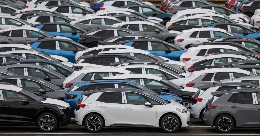 Volkswagen a Stellantis vyzývajú EÚ na podporu domácej výroby elektromobilov