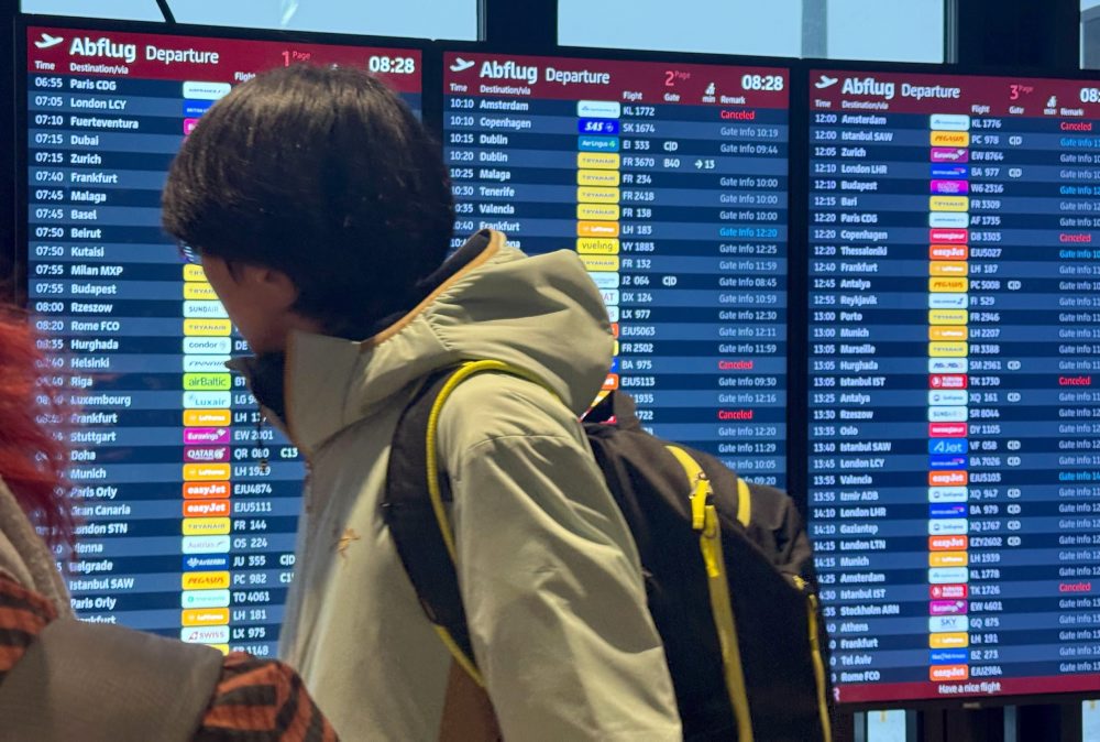 Berlínske letisko pozastavilo pre nepriaznivé počasie všetky odlety