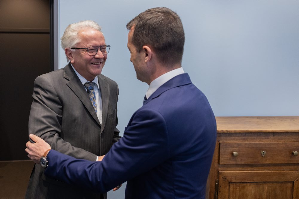 Rheinmetall zmierňuje rozruch okolo výroku šéfa o „gazdinkách“ na Ukrajine