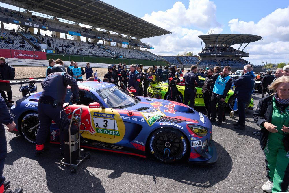 Počas pretekov na Nürburgringu zomrel fínsky jazdec Miettinen