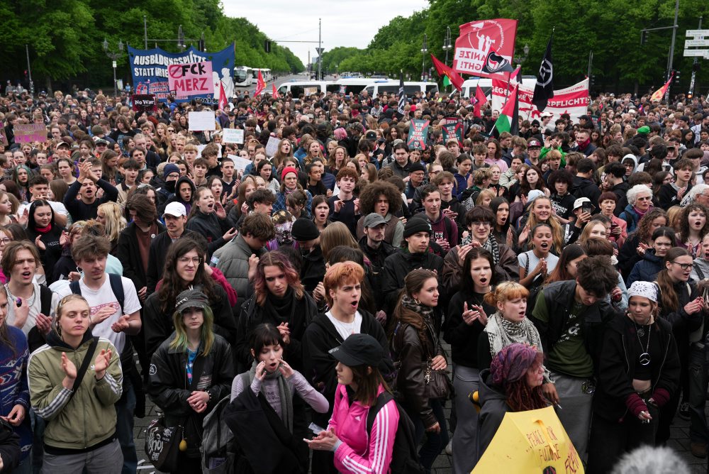 Tisíce školákov protestovali proti vojenskej službe v Berlíne 