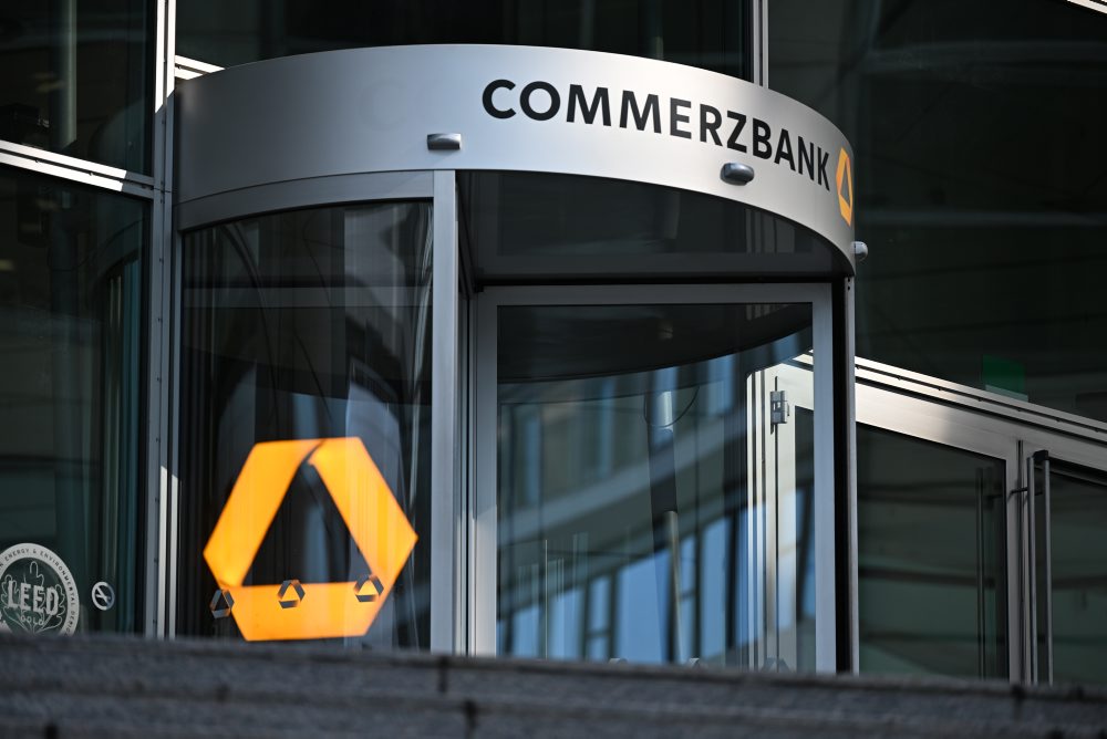Commerzbank ruší 3000 pracovných miest, jej zisk v prvom kvartáli stúpol o 9,5 %