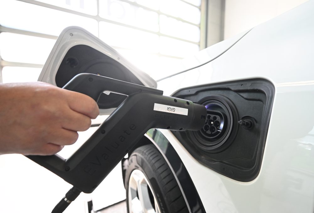 Stále viac vodičov v Nemecku prechádza na elektromobily
