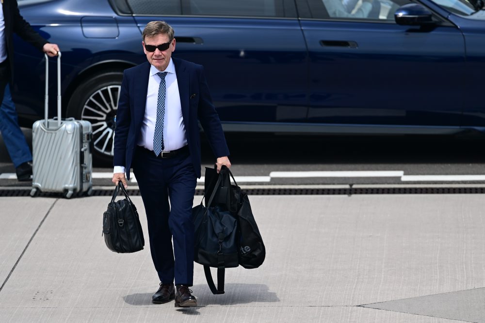 Wadephul pred odletom do Fínska 