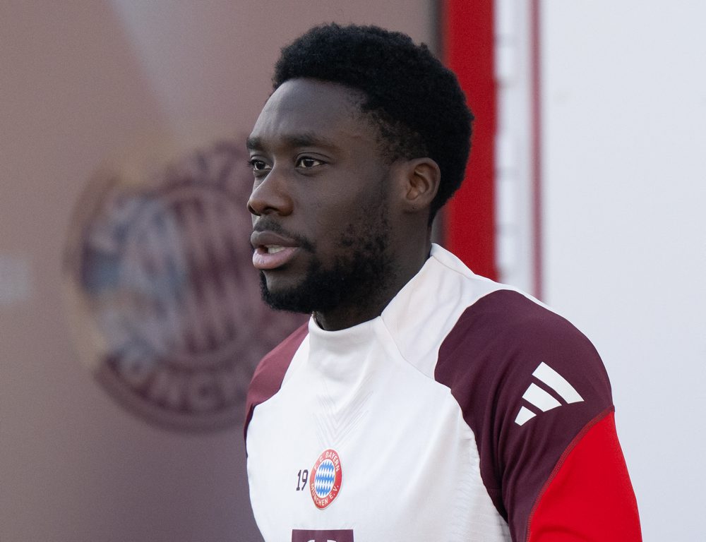 Davies sa opäť zapojil do tréningového procesu v Bayerne Mníchov