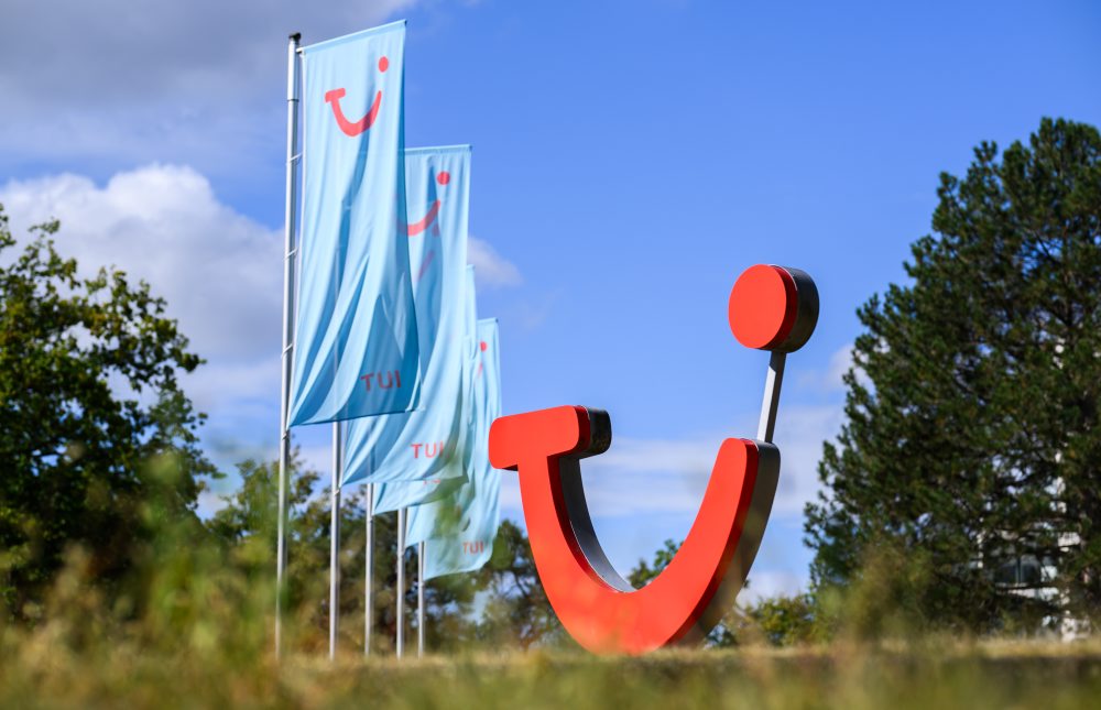 Zisk cestovnej spoločnosti TUI klesol v 3. štvrťroku o vyše 55 %