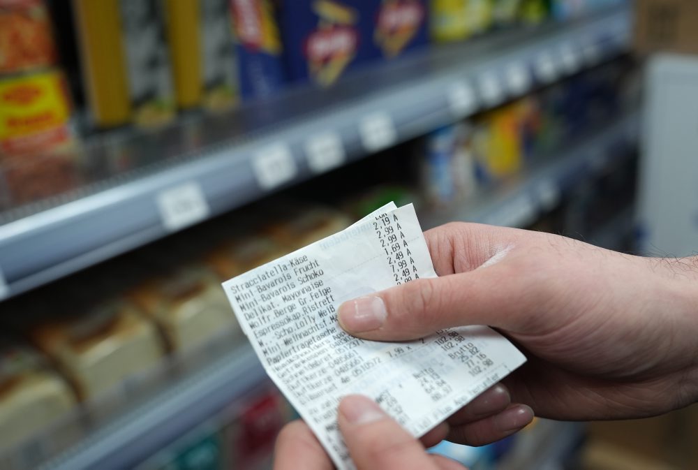 Hospodárstvo: Inflácia v eurozóne sa v auguste zrýchlila na 3,3 %