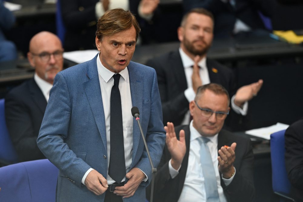 AfD prehodnocuje svoj negatívny postoj voči euru a menovej únii