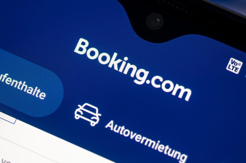 Európska komisia vyšetruje Booking.com pre podvodné inzeráty a phishing