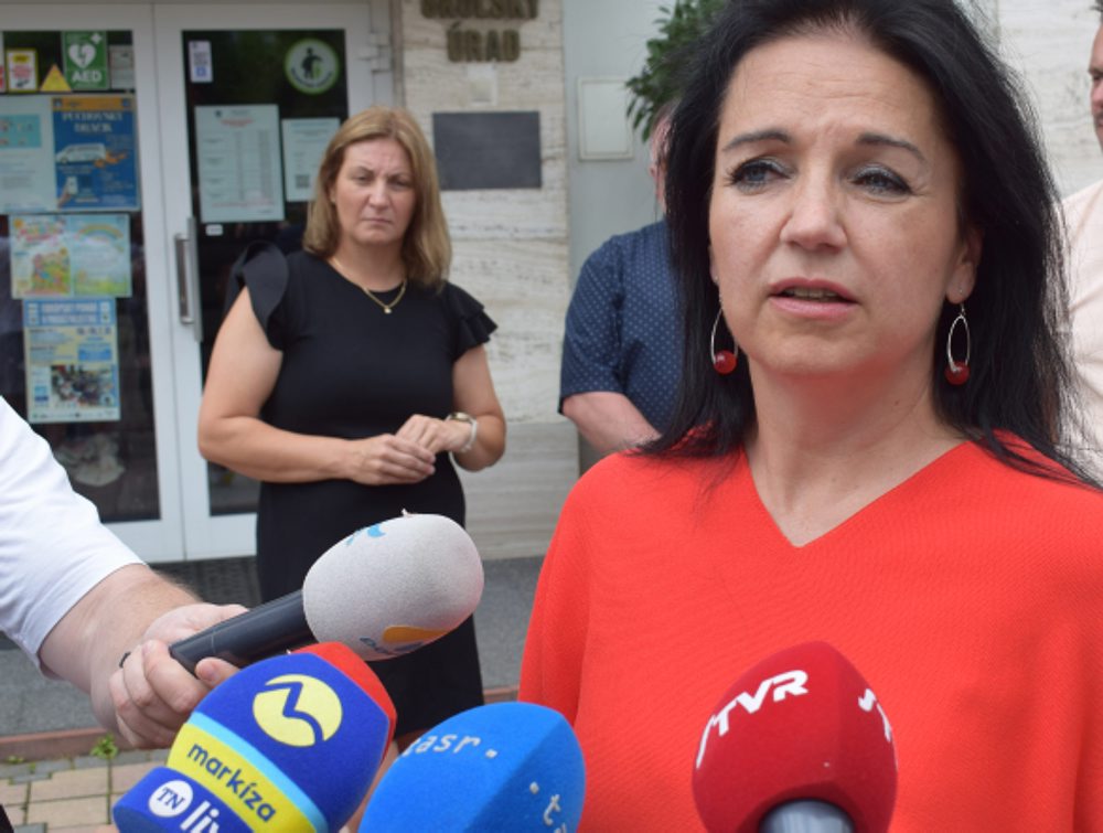 Radnica v Púchove spustila petíciu proti rušeniu zastavovania expresov Tatran
