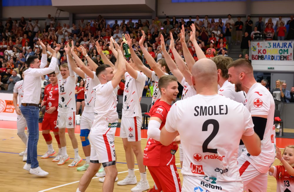 Rieker UJS Komárno - VK Slovan Bratislava