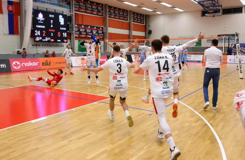 Rieker UJS Komárno - VK Slovan Bratislava