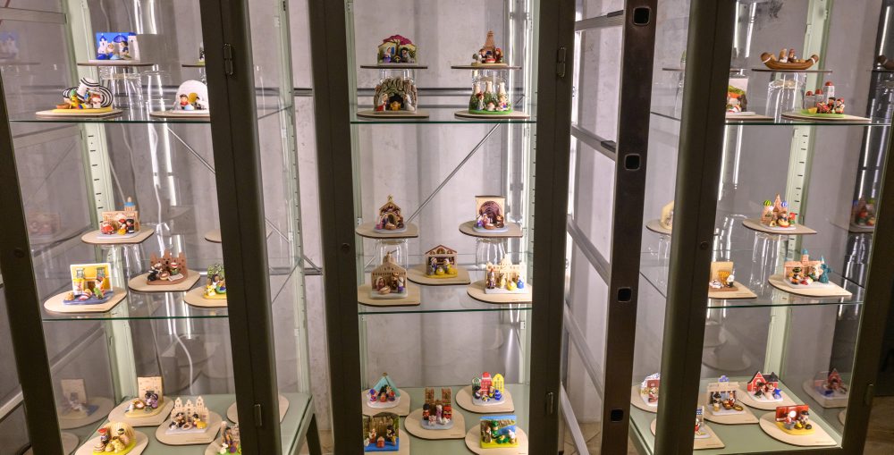 Výstava miniatúrnych betlehemov z celého sveta v Bazilike svätého Emeráma na Nitrianskom hrade