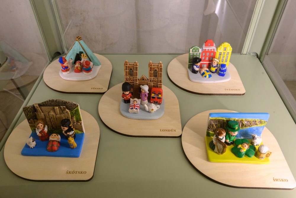 Výstava miniatúrnych betlehemov z celého sveta v Bazilike svätého Emeráma na Nitrianskom hrade