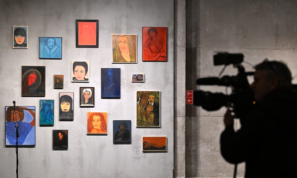 Vernisáž výstavy Omara Mara Oláh: Toto vidím cez zadné okno pri západe slnka