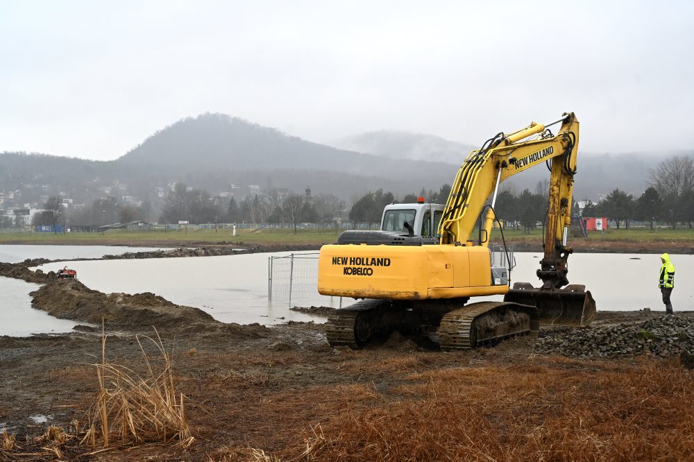 Výstavba pešej promenády na Zemplínskej širave
