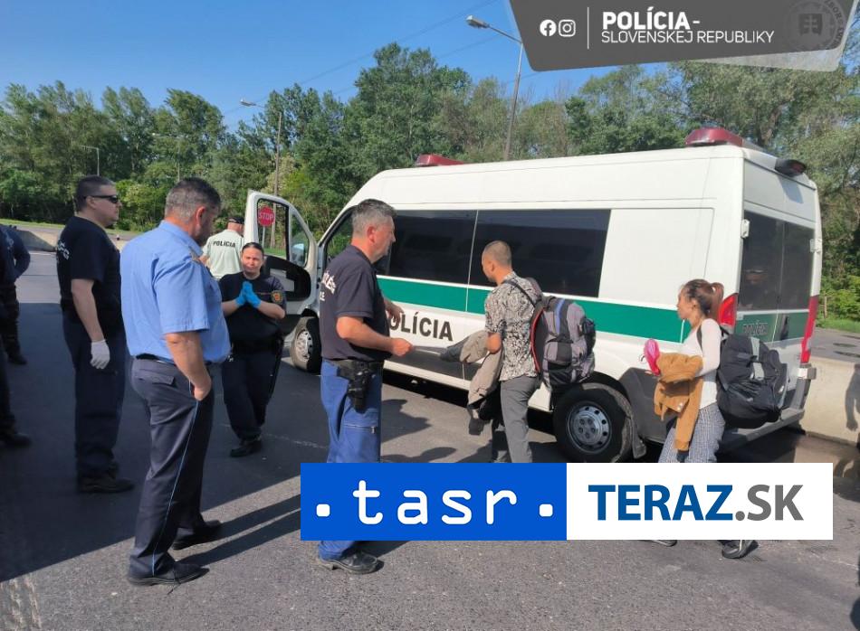 Polícia vyhostila 14 nelegálnych migrantov do Rumunska