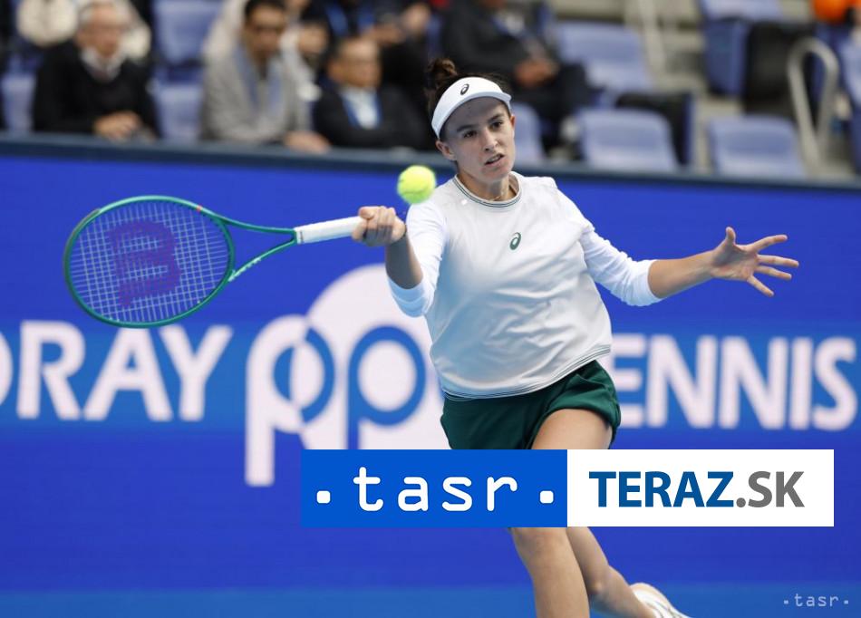 Photo: TERAZ.sk Diana Shnaider faces Mia Pohankova in Tokyo semifinal