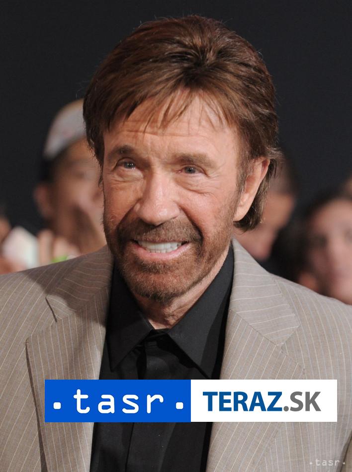 TÝŽDEŇ V KULTÚRE: Úmrtie Norrisa, atrakcia na eiffelovke, požiar hradu
