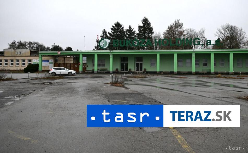 Hasiči vykonali v súvislosti s únikom lúhu v areáli Bukózy 11 zásahov