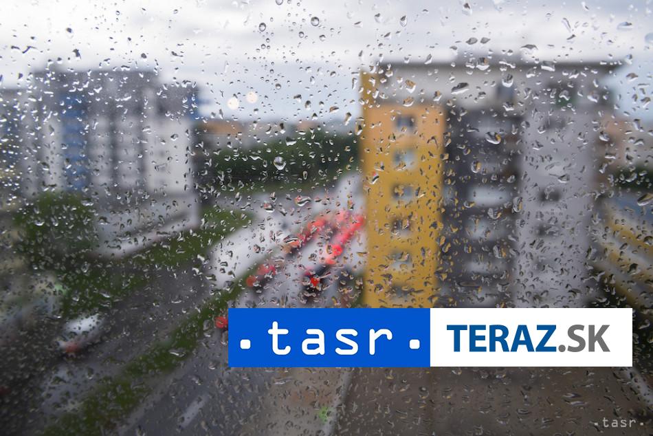 VYPADLI Z OKNA: Vo Fiľakove z bytu vypadli  dve osoby Kép